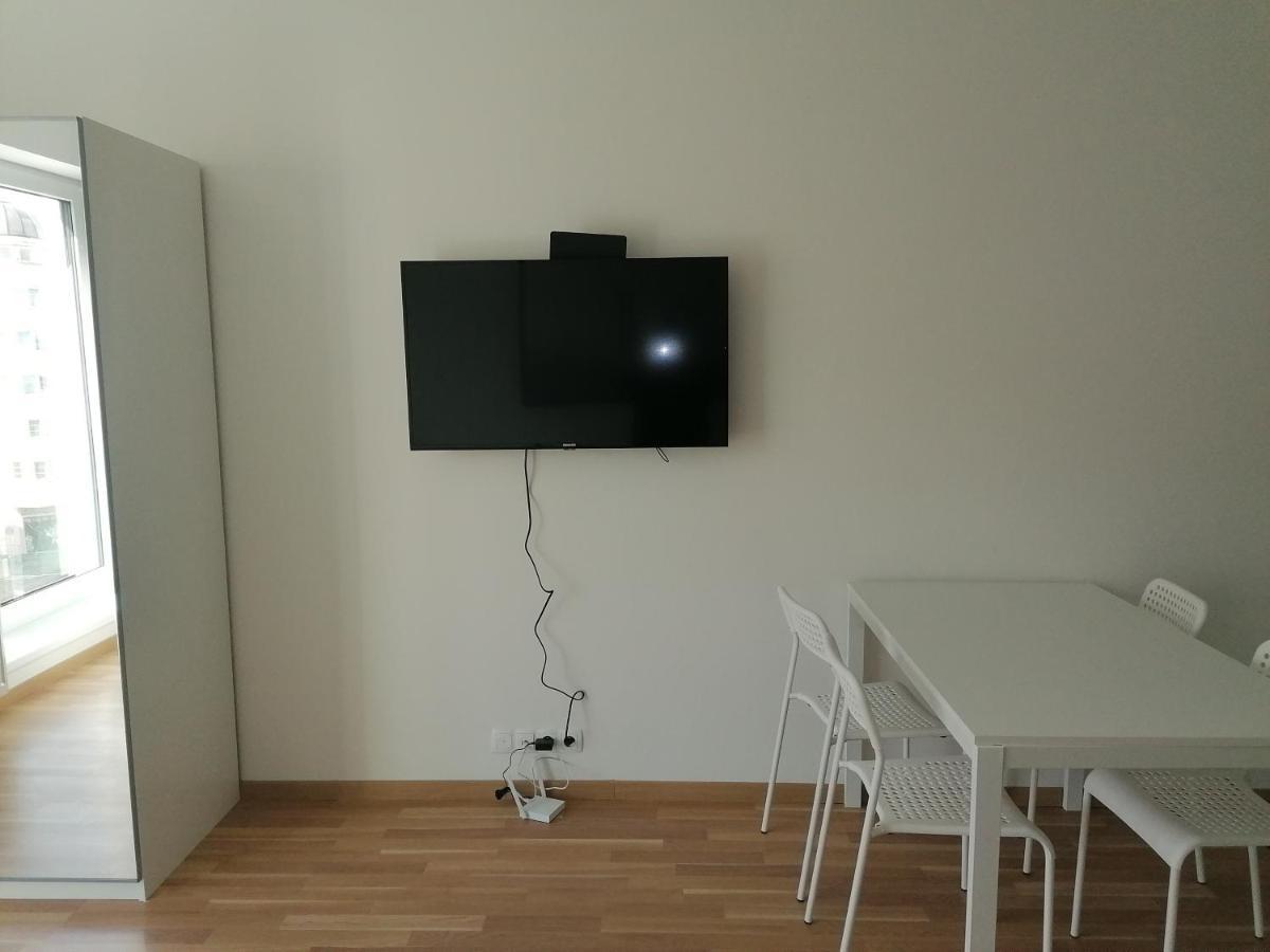 Brand New Studio Apartment #21 With Free Secure Parking In The Center Praha Exteriér fotografie