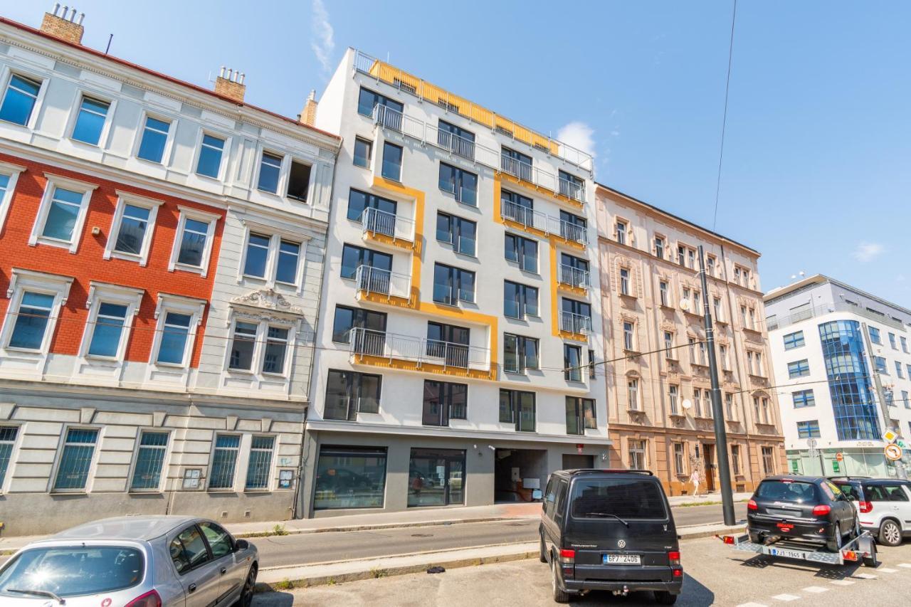 Brand New Studio Apartment #21 With Free Secure Parking In The Center Praha Exteriér fotografie
